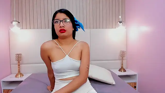 MelanyWayne  online show from June 11, 12:25 pm