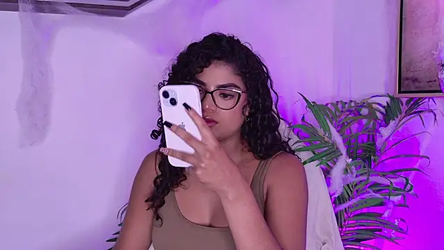 Snapshot of Carly_Monroe_ chatting on October 30, 9:59 pm Carly Monroe online show from October 30, 9:59 pm