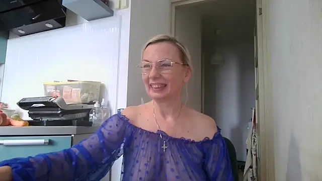 Snapshot of Sweetmurrr chatting on July 28, 6:09 am Sweetmurrr online show from July 28, 6:09 am