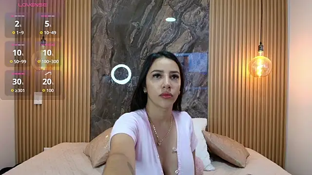 Snapshot of Alana-Jones chatting on September 12, 11:21 am Alana-Jones online show from September 12, 11:21 am