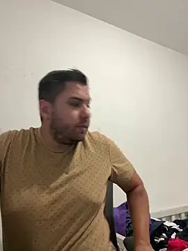 raulgzz4 online show from July 31, 2:44 am