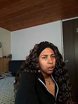 IVONNE COLLINS33 online show from November 6, 2:40 pm