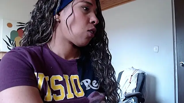 IVONNE COLLINS33 online show from March 9, 2:54 pm