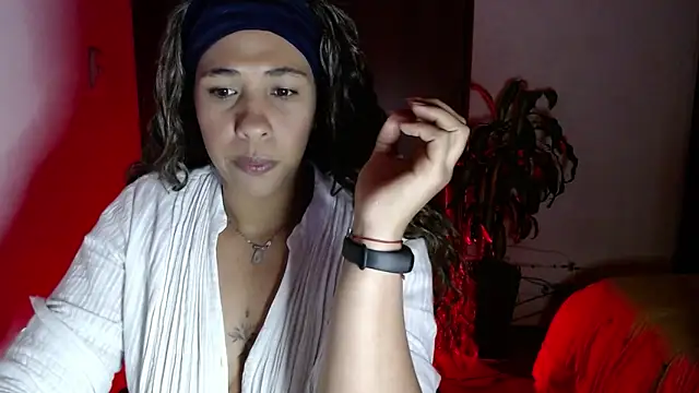 IVONNE COLLINS33 online show from March 18, 12:03 am