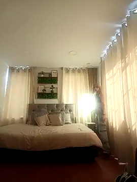 Snapshot of zohet_kriss chatting on October 9, 2:37 pm zohet kriss online show from October 9, 2:37 pm