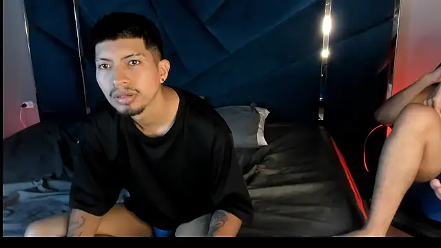 AxelAndJeremy online show from November 26, 3:40 am