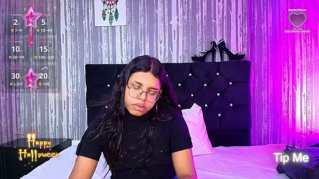 Snapshot of Hailey_johnsonn chatting on November 3, 12:17 pm Hailey johnsonn online show from November 3, 12:17 pm