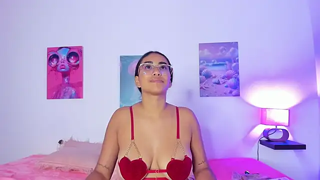 Snapshot of tyra_bankss_ chatting on October 22, 3:07 am tyra bankss online show from October 22, 3:07 am