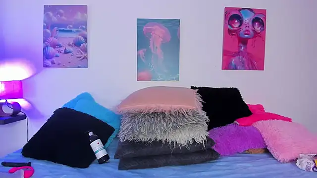 Snapshot of tyra_bankss_ chatting on November 28, 7:00 am tyra bankss online show from November 28, 7:00 am