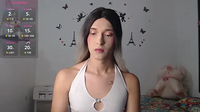 Snapshot of Macarena_05 chatting on September 14, 5:56 pm Macarena 05 online show from September 14, 5:56 pm