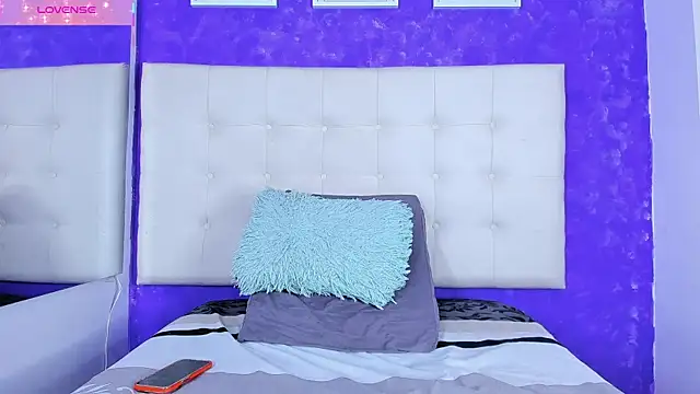 Snapshot of Macarena_05 chatting on August 1, 12:32 am Macarena 05 online show from August 1, 12:32 am