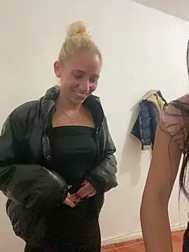 Snapshot of Bruna551 chatting on November 20, 11:15 pm Bruna551 online show from November 20, 11:15 pm