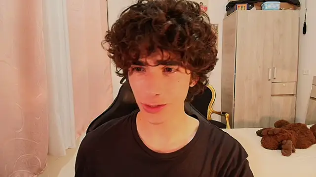 Snapshot of Nude_Boy18 chatting on October 25, 6:43 am Nude Boy18 online show from October 25, 6:43 am