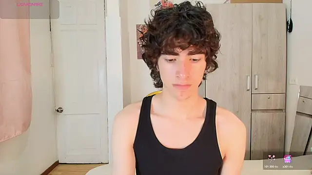 Snapshot of Nude_Boy18 chatting on November 17, 11:10 pm Nude Boy18 online show from November 17, 11:10 pm