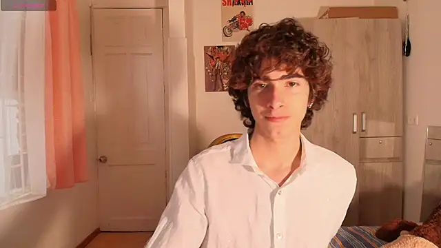 Snapshot of Nude_Boy18 chatting on November 23, 9:25 pm Nude Boy18 online show from November 23, 9:25 pm