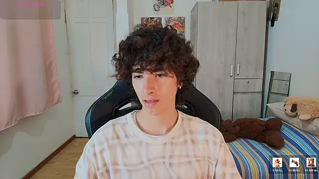 Nude Boy18 online show from January 6, 2:26 am