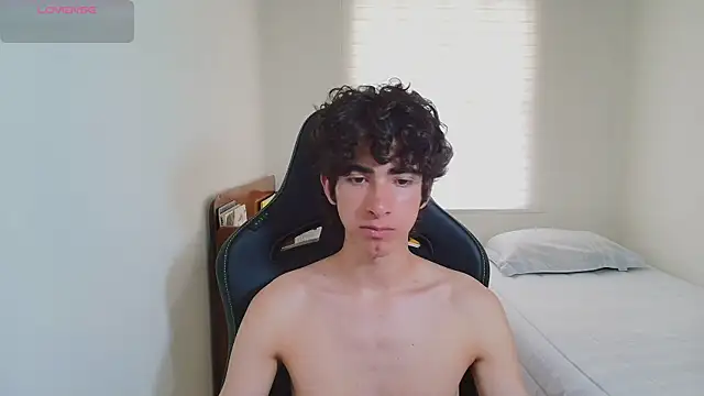 Nude Boy18 online show from June 11, 9:46 pm