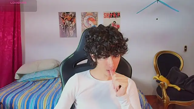 Snapshot of Nude_Boy18 chatting on July 31, 12:43 am Nude Boy18 online show from July 31, 12:43 am