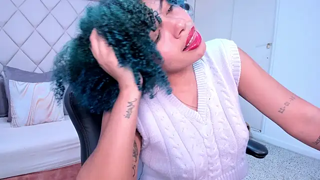 Snapshot of momo_ayasse chatting on November 26, 9:49 pm momo ayasse online show from November 26, 9:49 pm