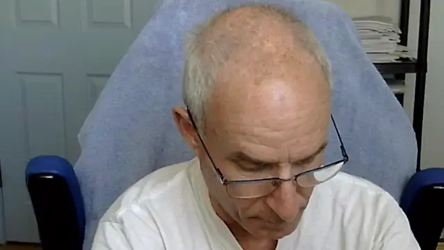 Snapshot of funone1999 chatting on September 9, 10:42 pm funone1999 online show from September 9, 10:42 pm