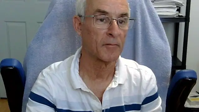 Snapshot of funone1999 chatting on October 15, 11:05 pm funone1999 online show from October 15, 11:05 pm