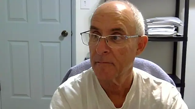 Snapshot of funone1999 chatting on October 19, 4:46 am funone1999 online show from October 19, 4:46 am