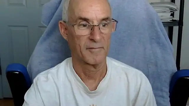 Snapshot of funone1999 chatting on October 24, 9:22 pm funone1999 online show from October 24, 9:22 pm