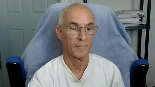 Snapshot of funone1999 chatting on October 28, 7:49 pm funone1999 online show from October 28, 7:49 pm