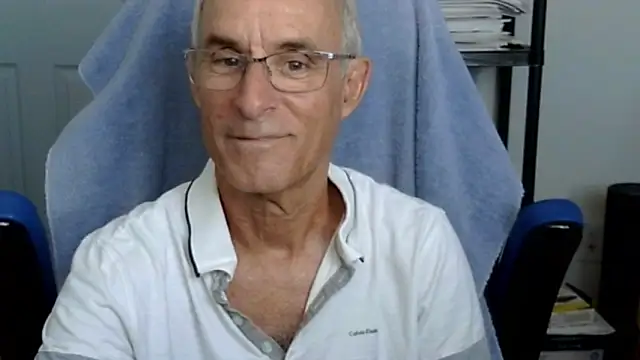 Snapshot of funone1999 chatting on November 10, 9:14 pm funone1999 online show from November 10, 9:14 pm