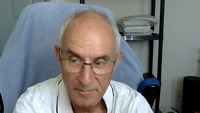 Snapshot of funone1999 chatting on November 11, 8:42 pm funone1999 online show from November 11, 8:42 pm