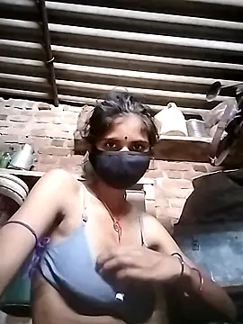 Snapshot of Joshi_Love143 chatting on November 2, 5:10 am Joshi Love143 online show from November 2, 5:10 am