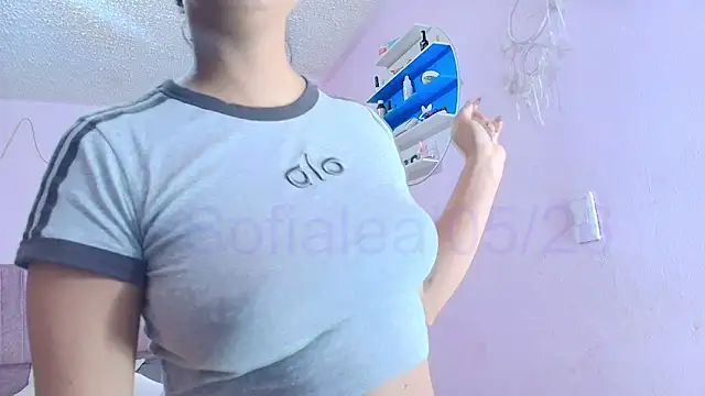 Snapshot of MiSofialeal chatting on May 27, 6:27 pm MiSofialeal online show from May 27, 6:27 pm