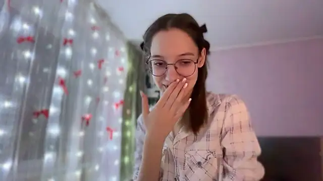 Snapshot of Vietero chatting on February 25, 7:45 pm Vietero online show from February 25, 7:45 pm