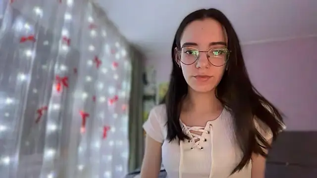 Snapshot of Vietero chatting on March 12, 11:00 pm Vietero online show from March 12, 11:00 pm