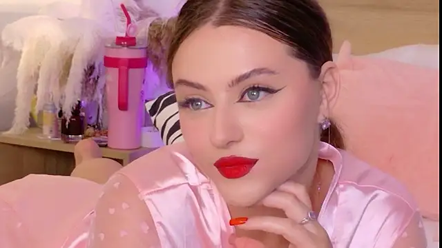 Sienna Voss online show from October 5, 10:29 pm