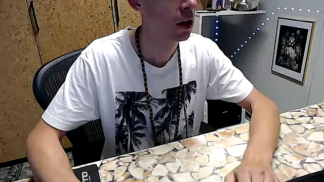 Snapshot of sakiramissy chatting on October 24, 5:37 am sakiramissy online show from October 24, 5:37 am