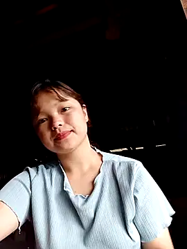 Snapshot of XoiXoi232 chatting on October 17, 1:31 am XoiXoi232 online show from October 17, 1:31 am