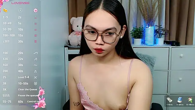 Snapshot of _Jenniyah_ chatting on November 18, 2:17 am Jenniyah online show from November 18, 2:17 am