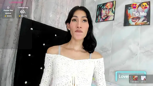 Snapshot of samara_novice18 chatting on July 7, 7:51 pm samara novice18 online show from July 7, 7:51 pm
