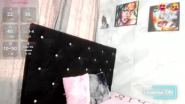 Snapshot of samara_novice18 chatting on July 24, 8:40 pm samara novice18 online show from July 24, 8:40 pm