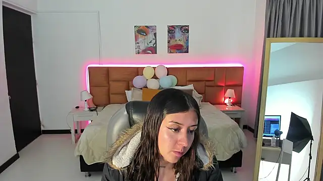 Catti Brie online show from May 14, 11:39 am