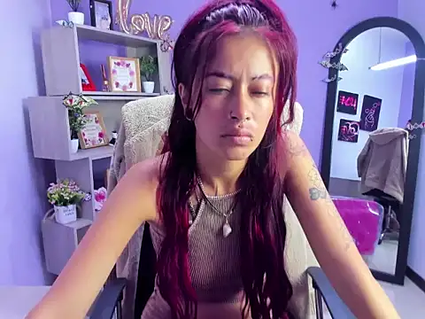 Snapshot of Kataleya_Luck chatting on November 6, 3:29 am Kataleya Luck online show from November 6, 3:29 am