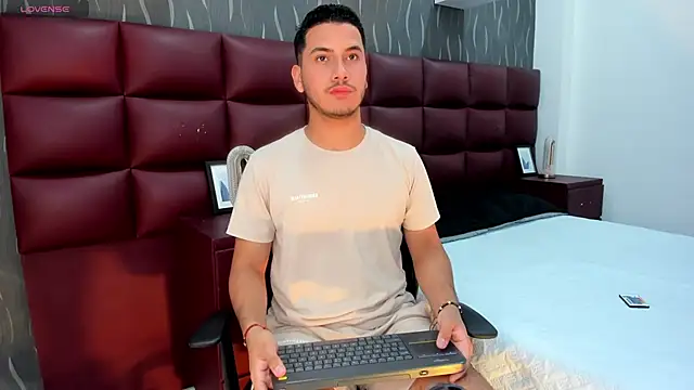 Axel grey  online show from September 12, 1:33 pm