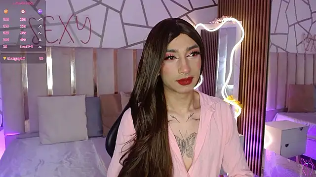 CYRUS TAY online show from March 9, 12:42 pm