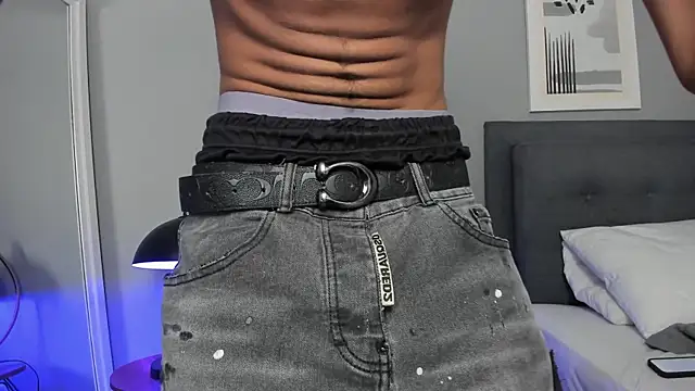 Tylerffoxx online show from November 20, 8:08 pm