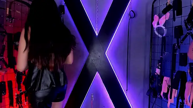 VictoryaLiah BDSM online show from April 22, 10:50 am