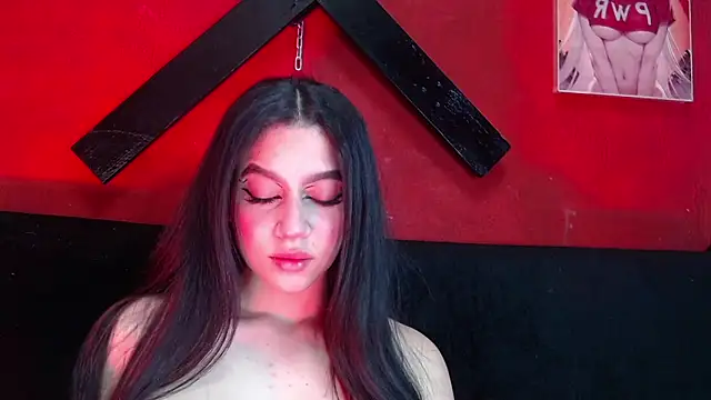 Snapshot of Megan_Luxe chatting on November 21, 12:10 am Megan Luxe online show from November 21, 12:10 am