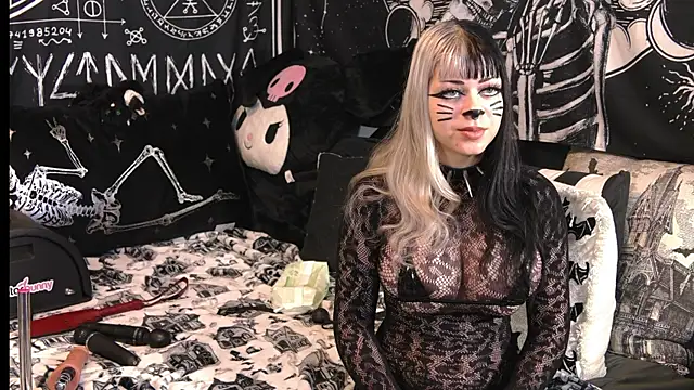 Snapshot of Paige_Turner chatting on October 28, 1:09 am Paige Turner online show from October 28, 1:09 am