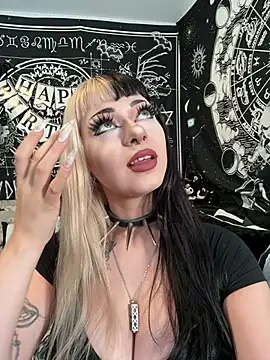 Snapshot of Paige_Turner chatting on August 5, 12:57 am Paige Turner online show from August 5, 12:57 am