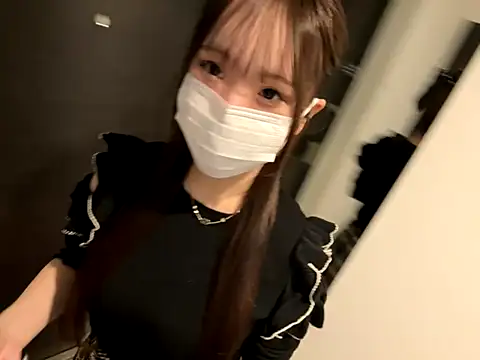 Snapshot of nano-da-u chatting on November 17, 5:30 pm nano-da-u online show from November 17, 5:30 pm